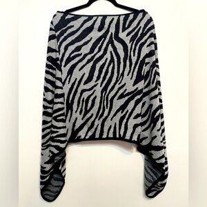 NY Collection Black and Gray Zebra Pattern Poncho